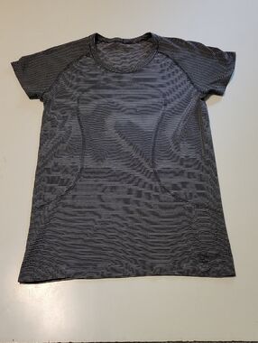 10 LULULEMON BLACK WHITE SHORT SLEEVE SWIFTLY TSHIRT SHIRT TOP XL L